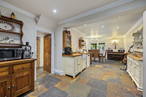 Kitchen- click for photo gallery